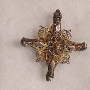 Vintage Goldtone Snowflake Like Brooch/Pin